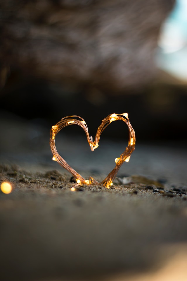 Nie idealny, ale prawdziwy – jak pokazać swoją wartość w świecie online datingu